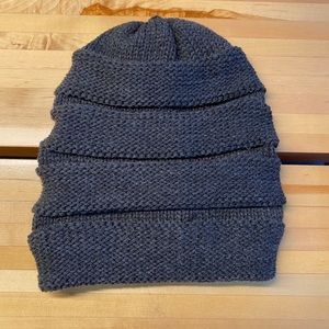 Knitted grey Drift Beanie